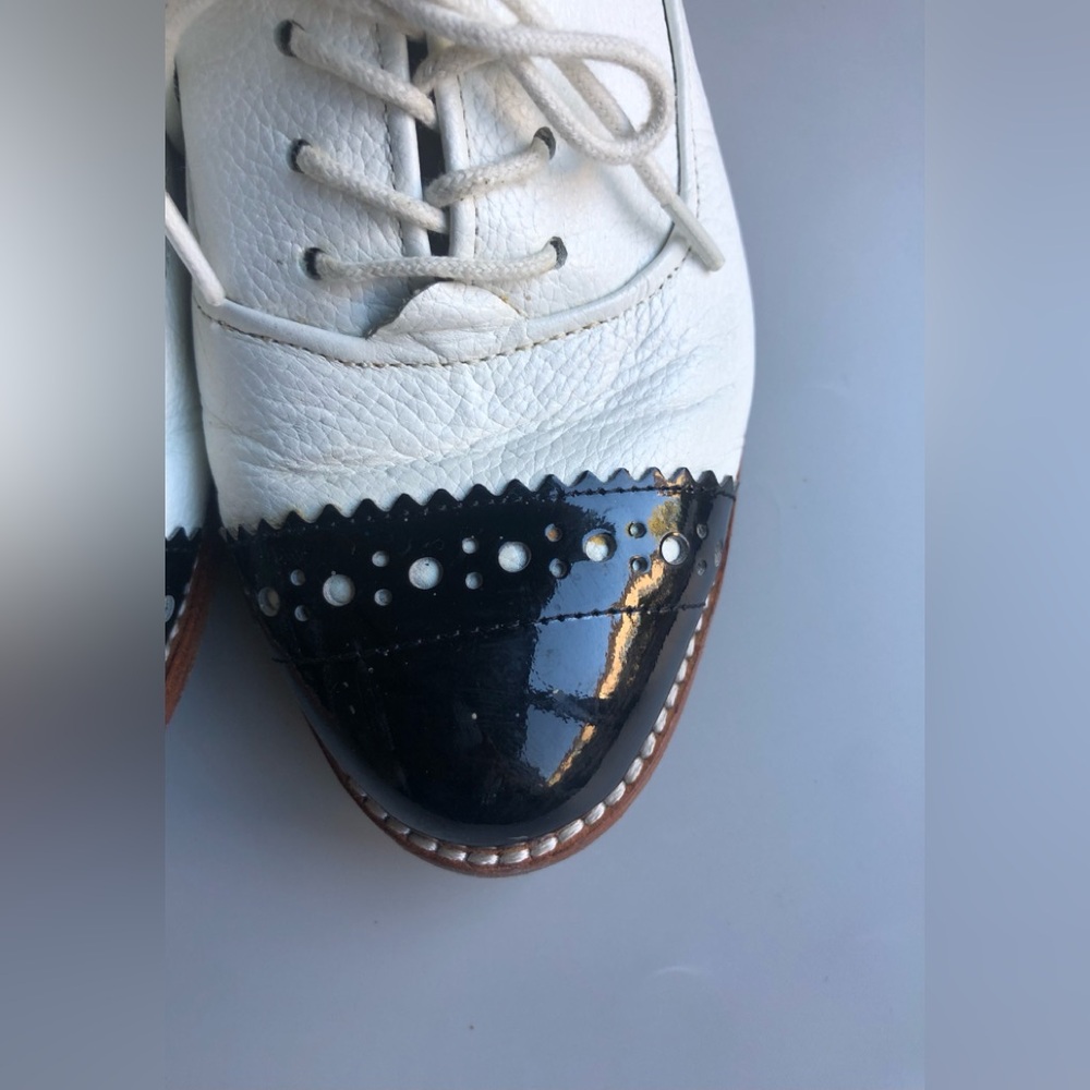 Kate Spade White & Black leather Oxfords Women's Size: 8M - Picture 7 of 14